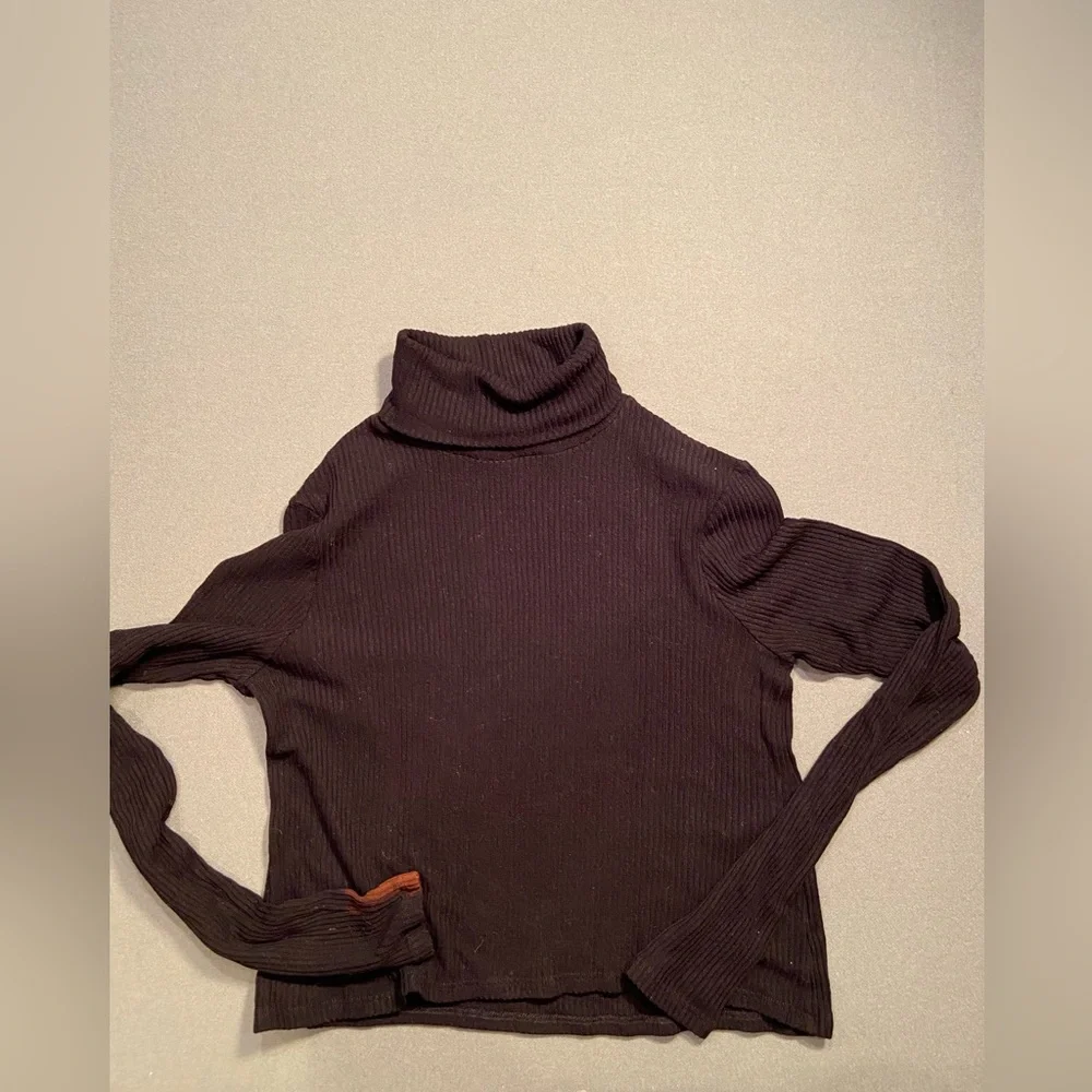 Reformation Ribbed Black Turtleneck,‎ cropped, long sleeve, size Medium